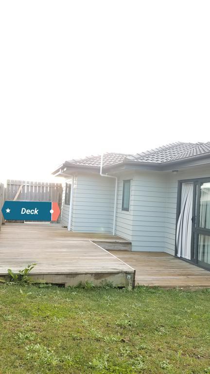Fullhouse Auckland Exterior photo